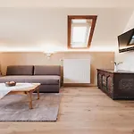 Naturel Hoteldorf Schoenleitn 홀리데이파크 라챈치오버뎀파커시