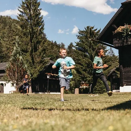 Naturel Hoteldorf Schoenleitn Üdülőpark