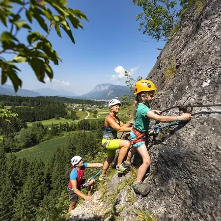 Naturel Hoteldorf Schoenleitn 4*