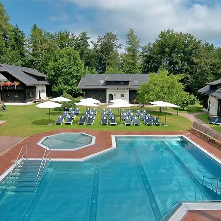Naturel Hoteldorf Schoenleitn Latschach ober dem Faakersee