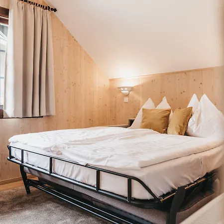 Parco vacanze Naturel Hoteldorf Schoenleitn 4*