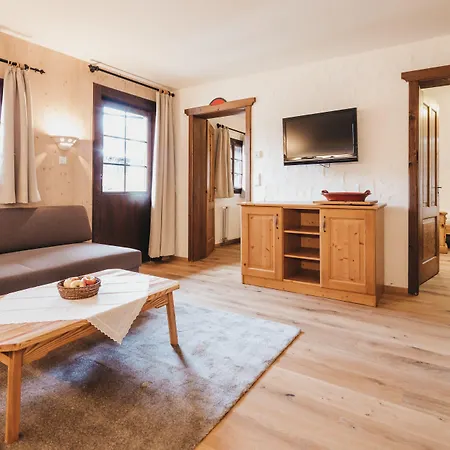 Naturel Hoteldorf Schoenleitn 4*