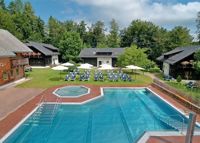 Naturel Hoteldorf Schoenleitn Latschach ober dem Faakersee
