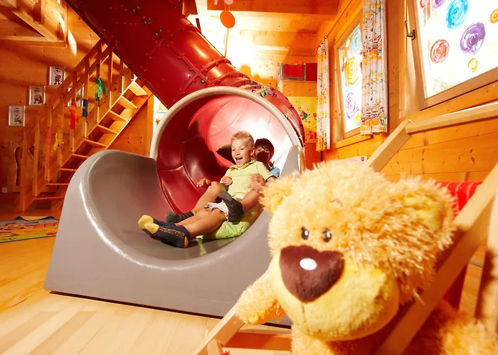 Naturel Hoteldorf Schoenleitn Latschach ober dem Faakersee