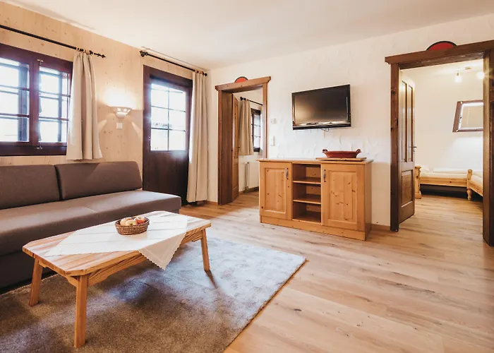 Naturel Hoteldorf Schoenleitn 4*